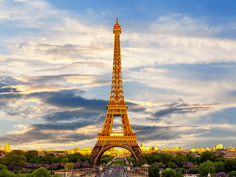 Paris Romantic Getaway in Europe for Honeymoon